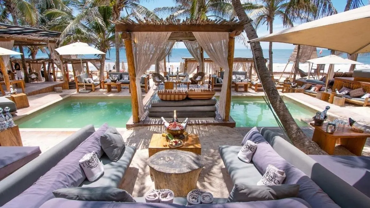 Milagro 5 Minutes To Beach 2 Pools Private Balcony Gym Tulum Apartment